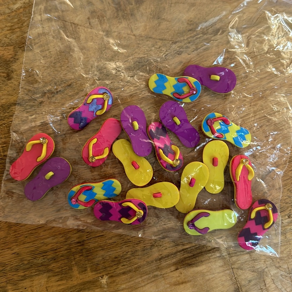 Assorted Craft Buttons - Picture 4 of 4